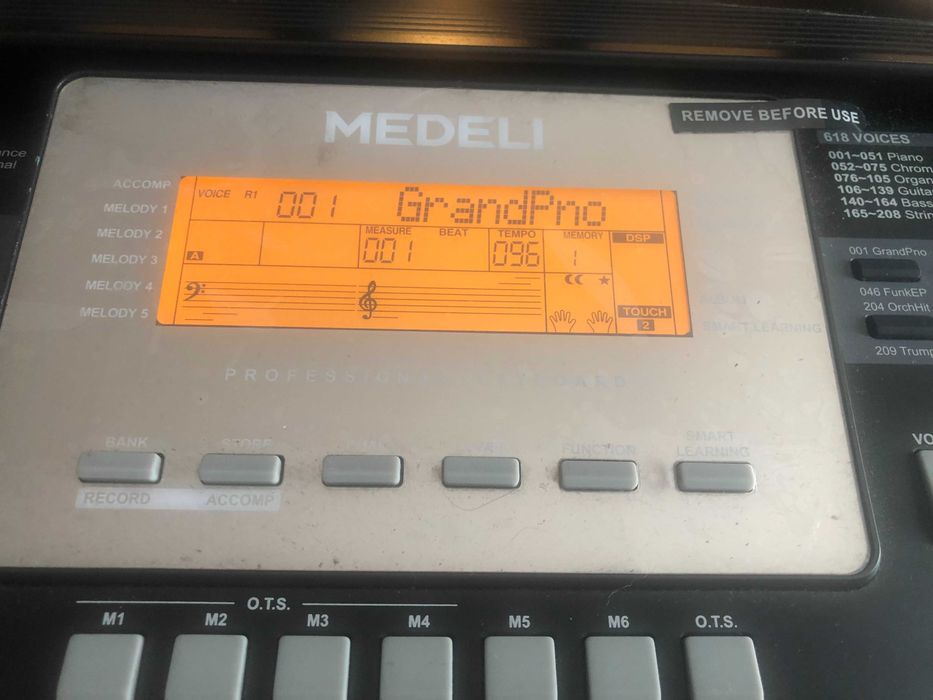 Piano eletrónico Medeli A300