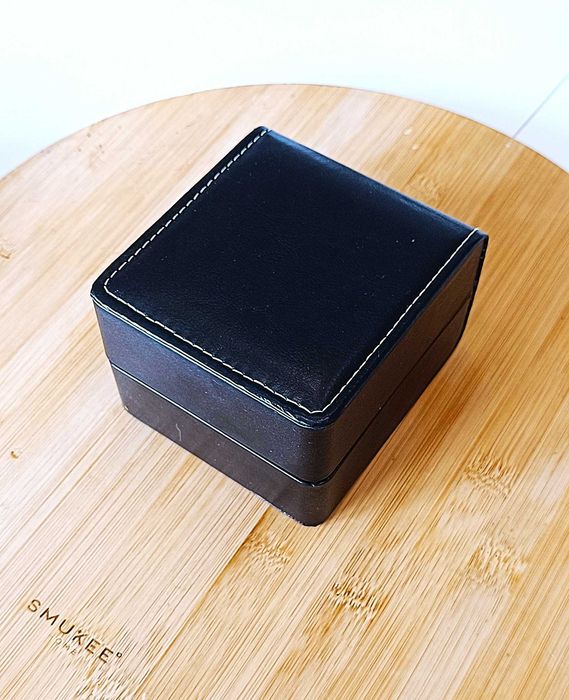 Zegarek Deyros – Połączenie Stylu, Funkcjonalności i Elegancji