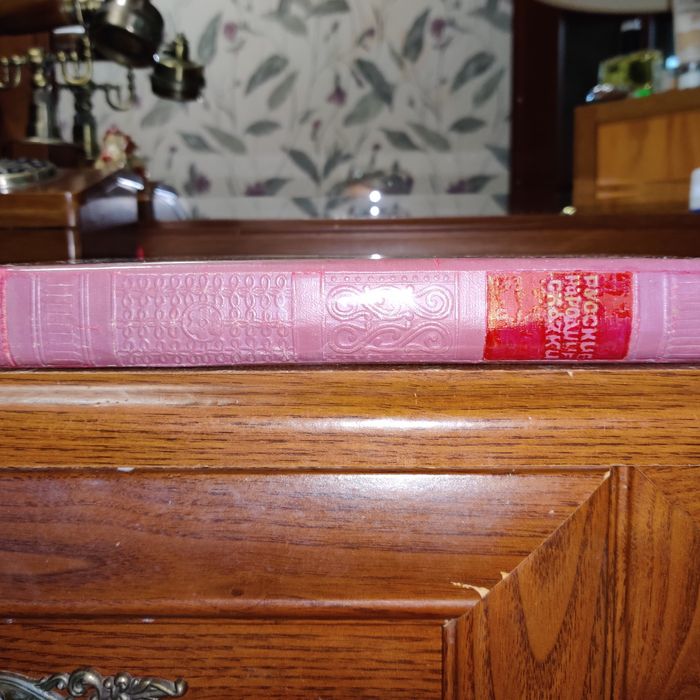 Сказки русские народные и украинские народные.