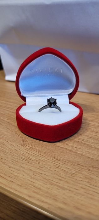 Pierścionek zaręczynowy z bez terminową gwarancją w tym zmiana rozmiar