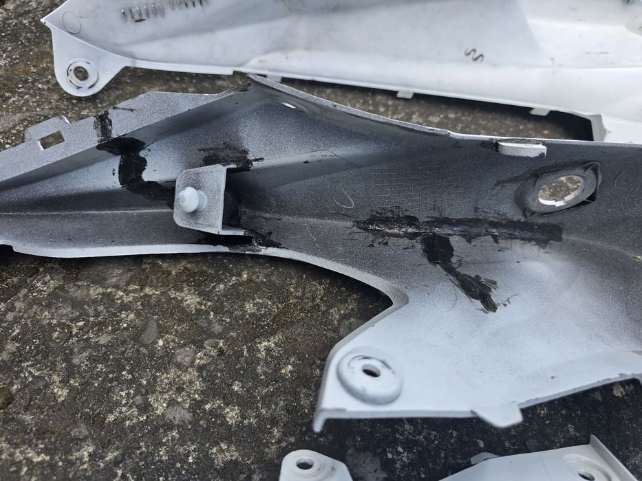 Plastiki do Suzuki gsx-r1000 k9 i przełącznik prawy