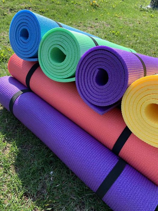 Коврик для йоги пилатеса та фитнесу каремат