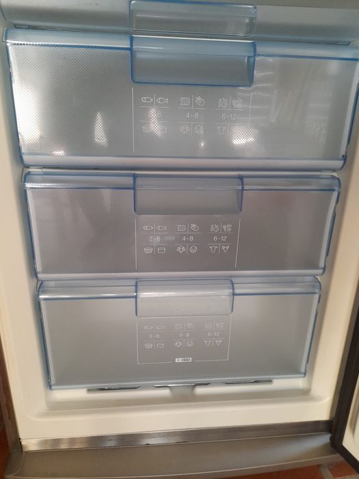 Frigorífico combinado alto