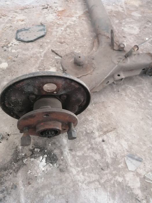 Задняя балка опель кадет со ступицами