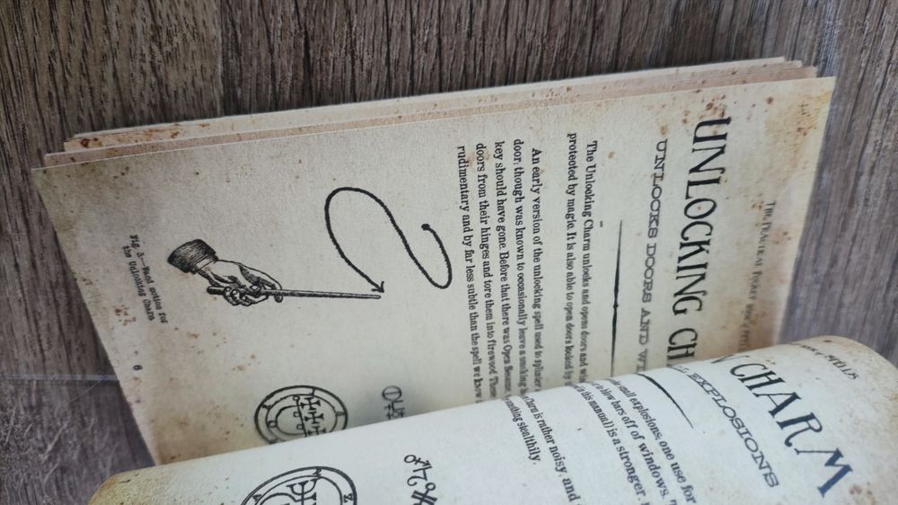 Harry Potter Praktyczna księga zaklęć Dervis Macazlan Spells Muggle