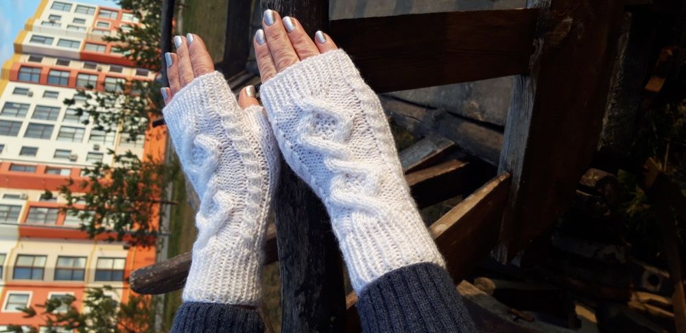 Мітенки в'язані із вовни