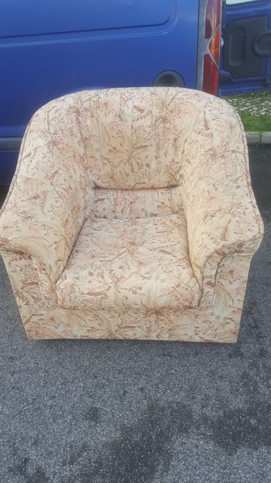 Sofá  em tecido  como  novo