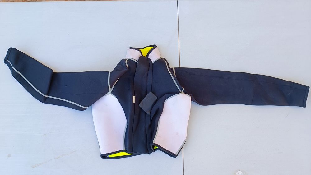 Fato de mulher para mota água