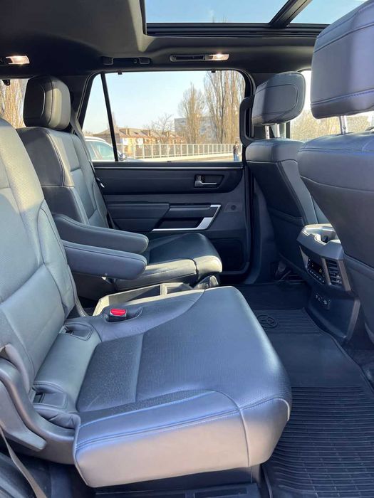 Toyota Sequoia 2022 VIN 7SVAAABA2PX005107 фото оголошення 11 з 22