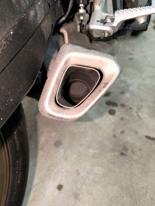 Honda CB650R – 13.423 km – Garagem – Extras – Som Brutal