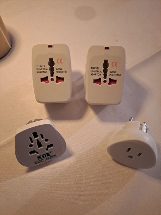 Universal AC Adapter US/EU/AU/UK/India