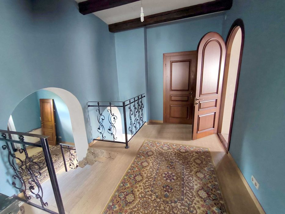 Капітальний будинок 350м² з каміном та сауною поруч з лісом! 27км від Києва.