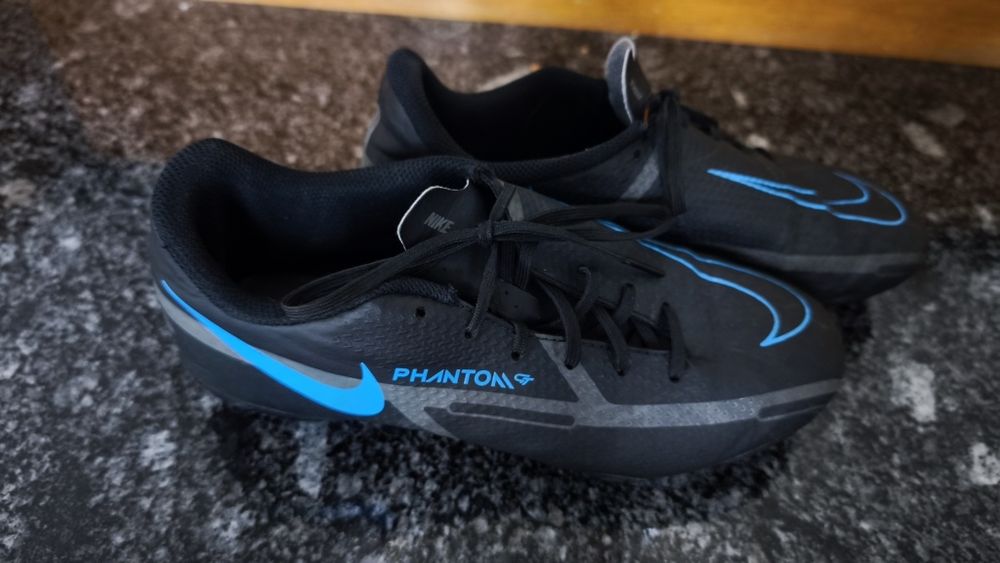 Chuteiras Phantom tamanho 38