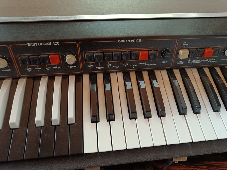 Organy/syntezator UNITRA Eltronic 109