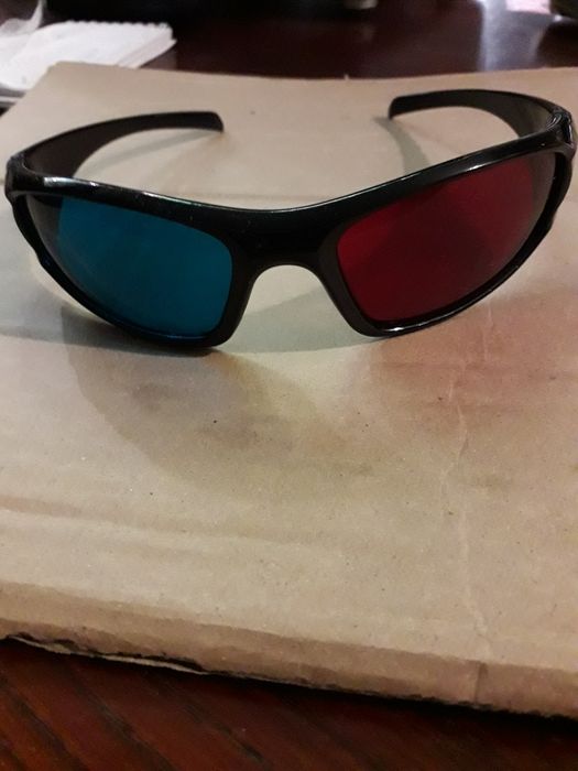 Продам 3 D очки кому нужно