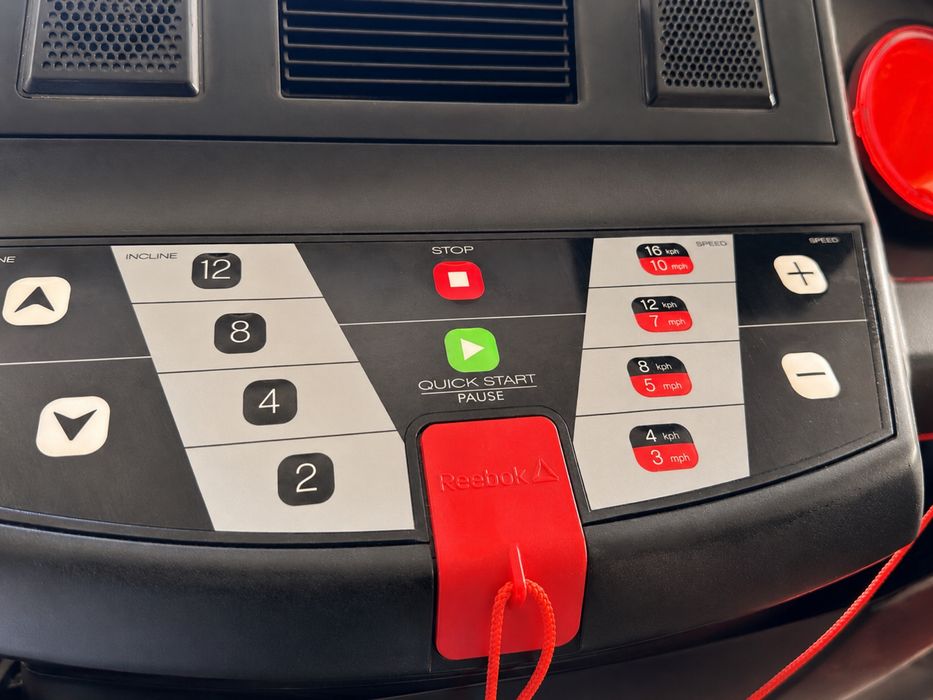 Passadeira Reebok ONE GT50, só 3 meses uso, 18 km/h e inclinação eletrónica