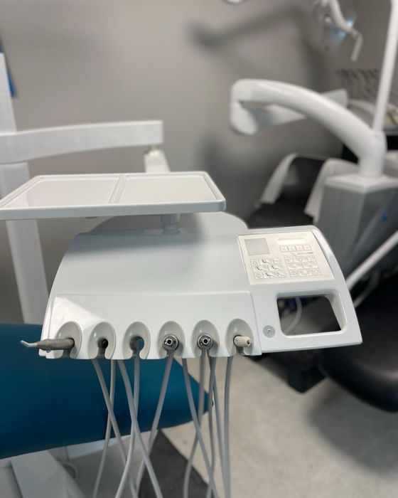 Стоматологічна установка Diplomat Lux250