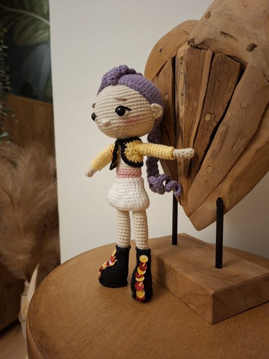 Amigurumi lalka RUMI z Huntrix