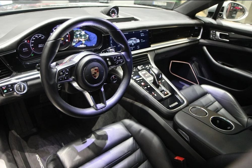 Porsche Panamera 4