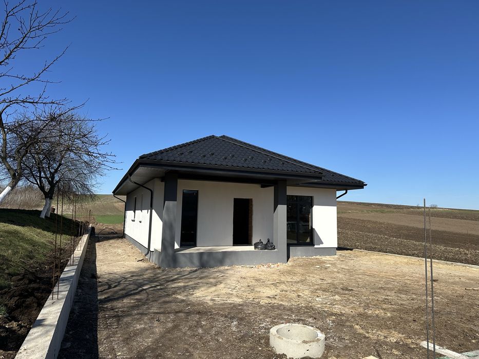 Продаж нового будинку в Обарові