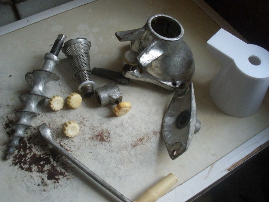 Ручна шнекова вертикальна сокодавка(соковыжималка,сокочавилка),СРСР.