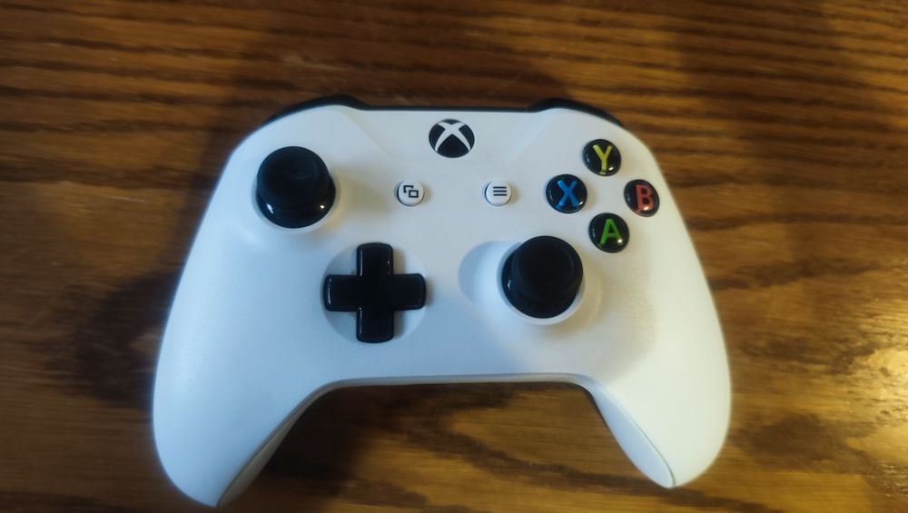 Konsola Xbox one s 1tb plus Kinect