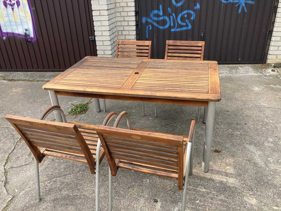 Stół ogrodowy i 4 krzesła