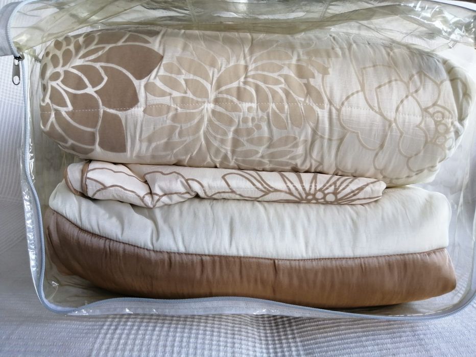 Colcha cama de casal tons cremes 250x260cm Nova