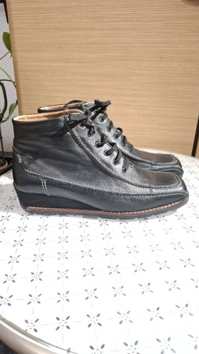 Skórzane wygodne botki na chore nogi Ara