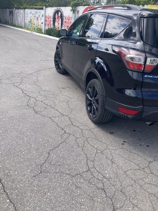 Продам форд Ескейп 2017р