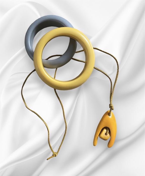 Drewniana biżuteria , naszyjnik i dwie bransoletki