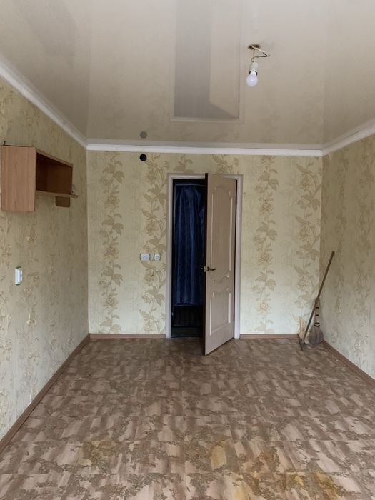 Кімната в комуналці на 44 кварталі, не кутова, з ремонтом, 2 поверх