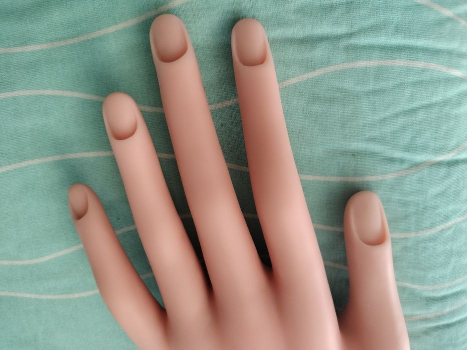 Mão de treino nail art