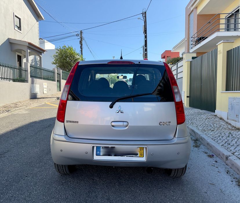 Mitsubishi Colt — fotografia 5