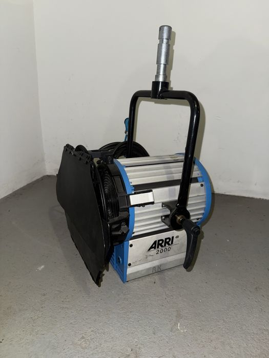 Lampa żarowa filmowa Arri 2kw + zapasowa żarówka