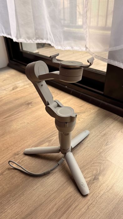DJI Osmo Mobile 4