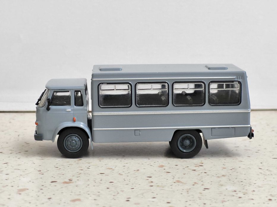 Star Osinobus, skala 1:72