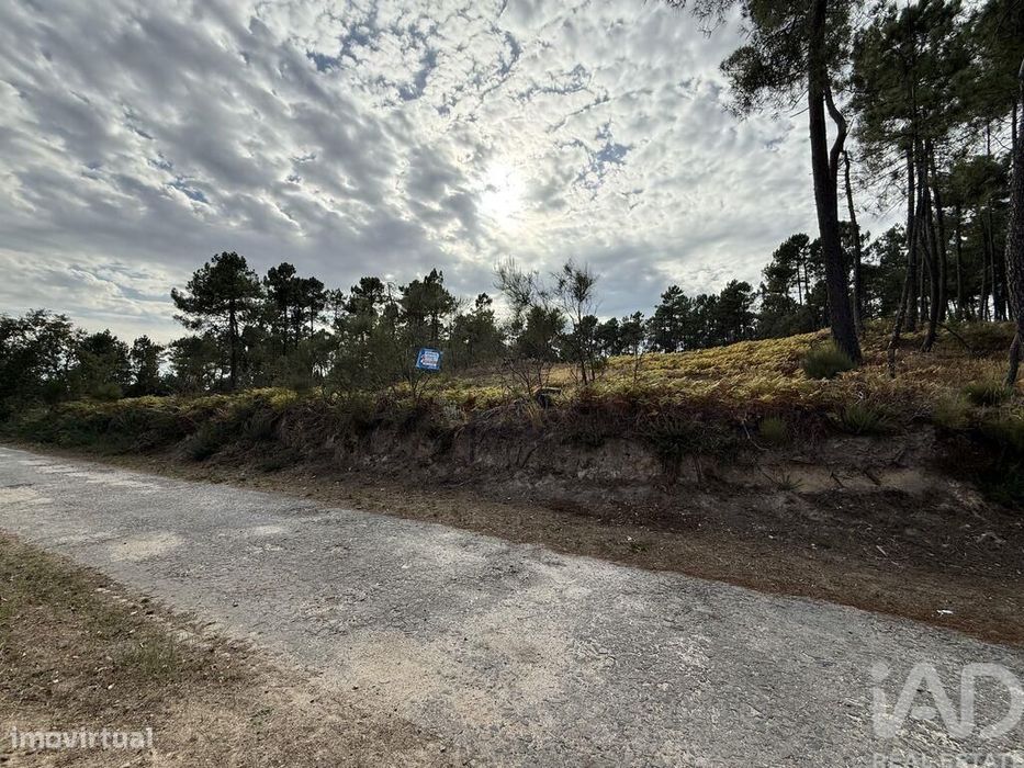 Terreno para construção em Mouçós e Lamares de 3484,00 m2