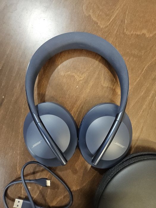 Bose QuietComfort 700 – niebieskie, etui i kabel