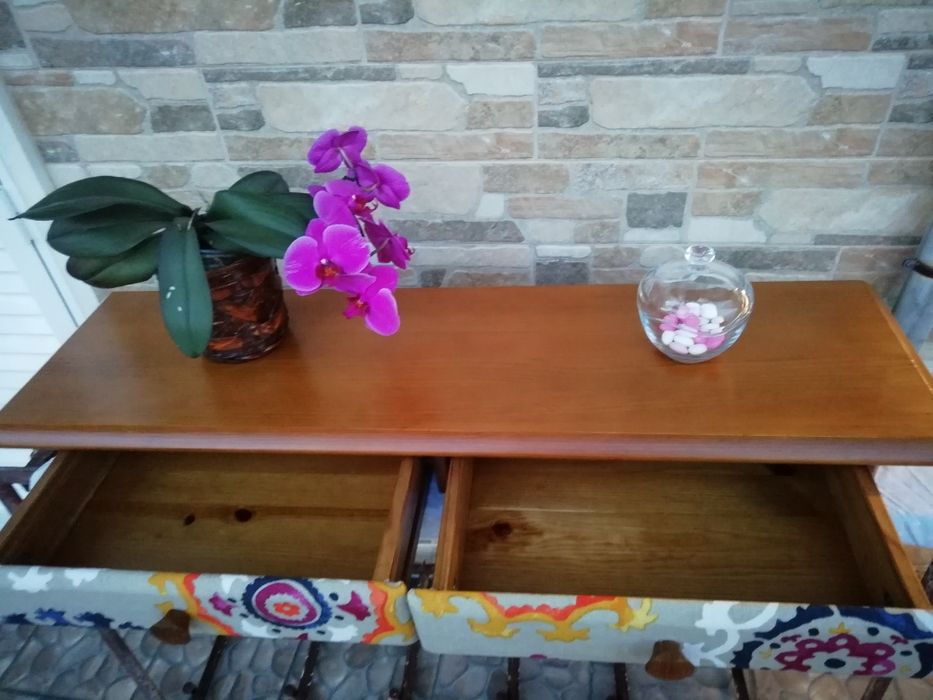 Credencia de Fixar Na Parede Nova Com Gavetas Muito Bonita