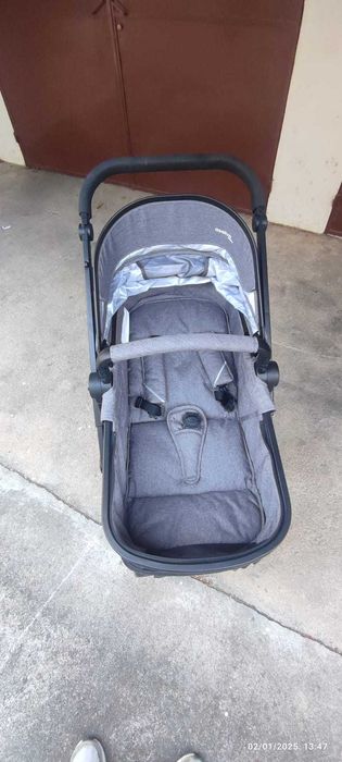 Carrinho de bebé praticamenete novo