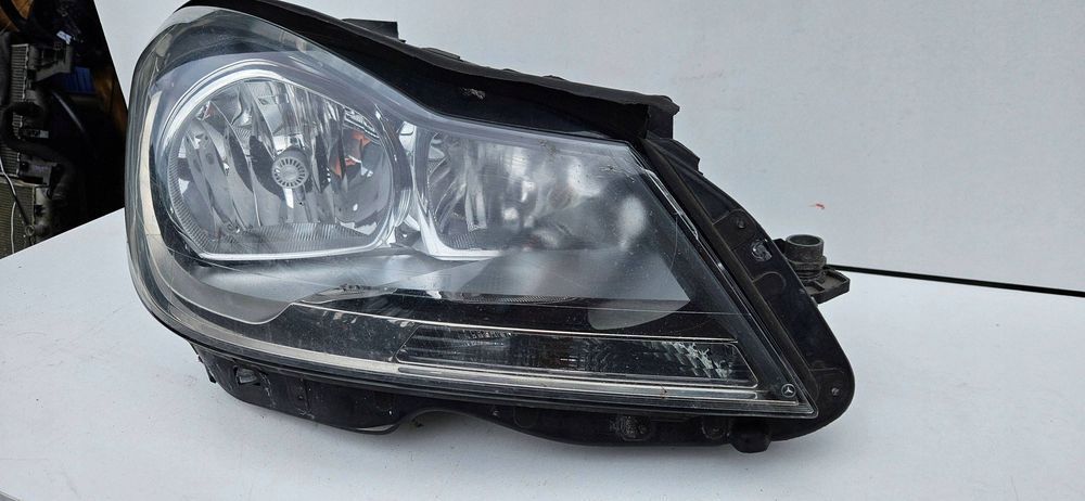 Mercedes C 204 Lift 11- Lampa Prawa Przednia Przód Reflektor 2048205059