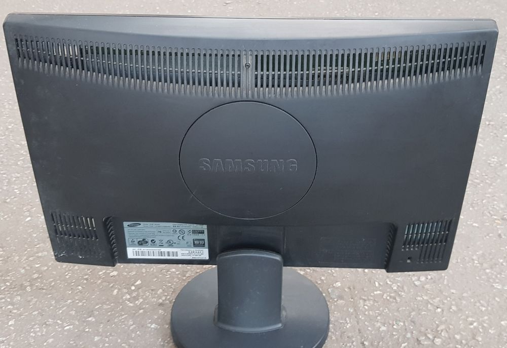 Монітор 18.5" Samsung SM-943SN LS19MYYKBBA