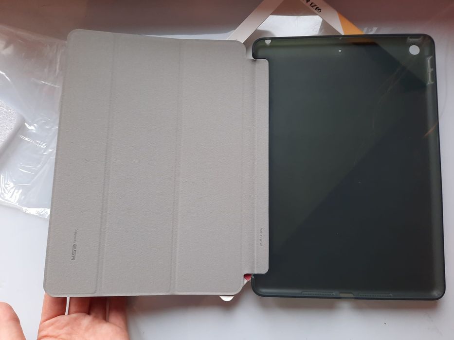 Etui ESR dla Ipad 10.2, 7/8/9 generacja