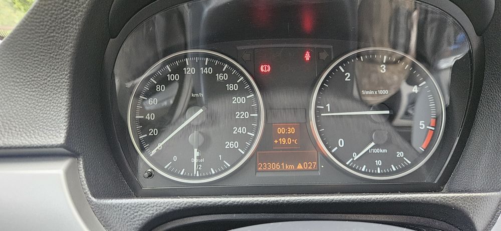 Sprzedam BMW E90 318D 194KM