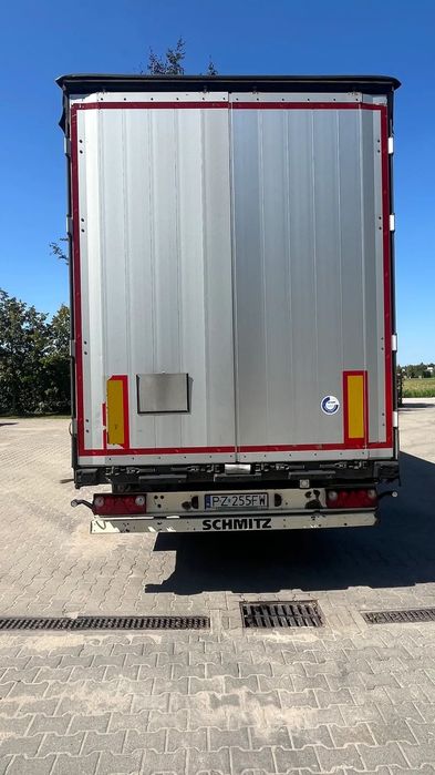 Schmitz Cargobull Varios  Schmitz Cargobull SCB Varios mega standard