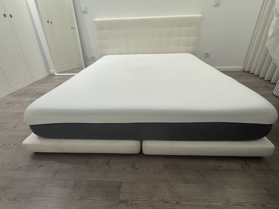 Cama de casal em tecido tipo camurça