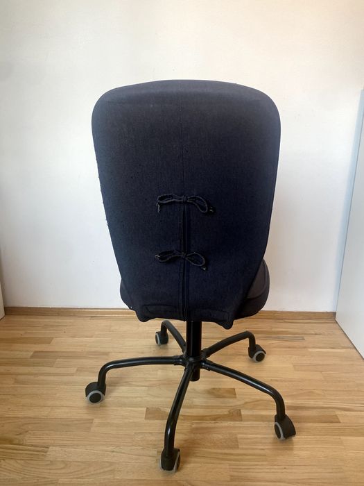 Czarne krzesło do biurka IKEA