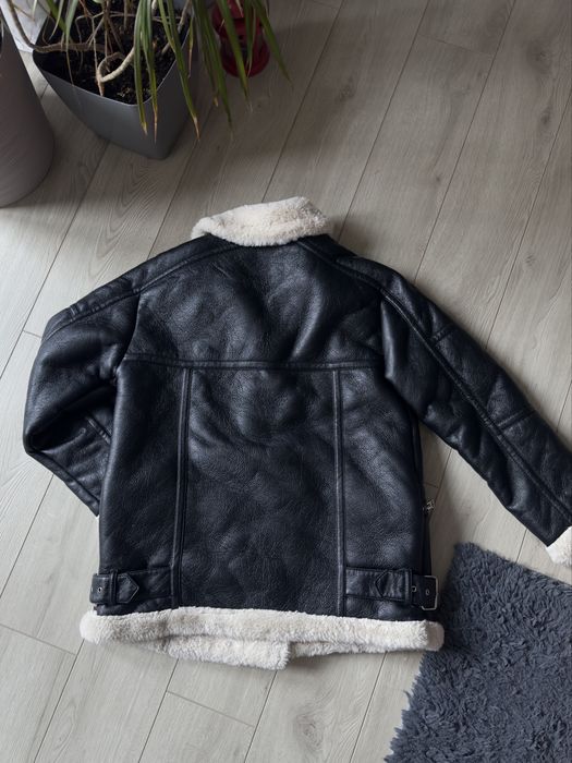 Дублянка шкіряна чорна з білим хутром