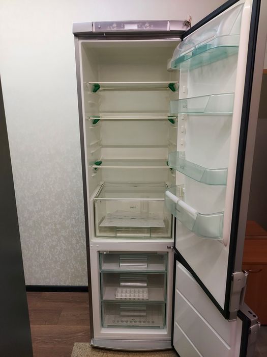 Холодильник висота 2 м